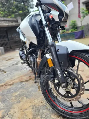 Hero Thriller 160R 2022 White