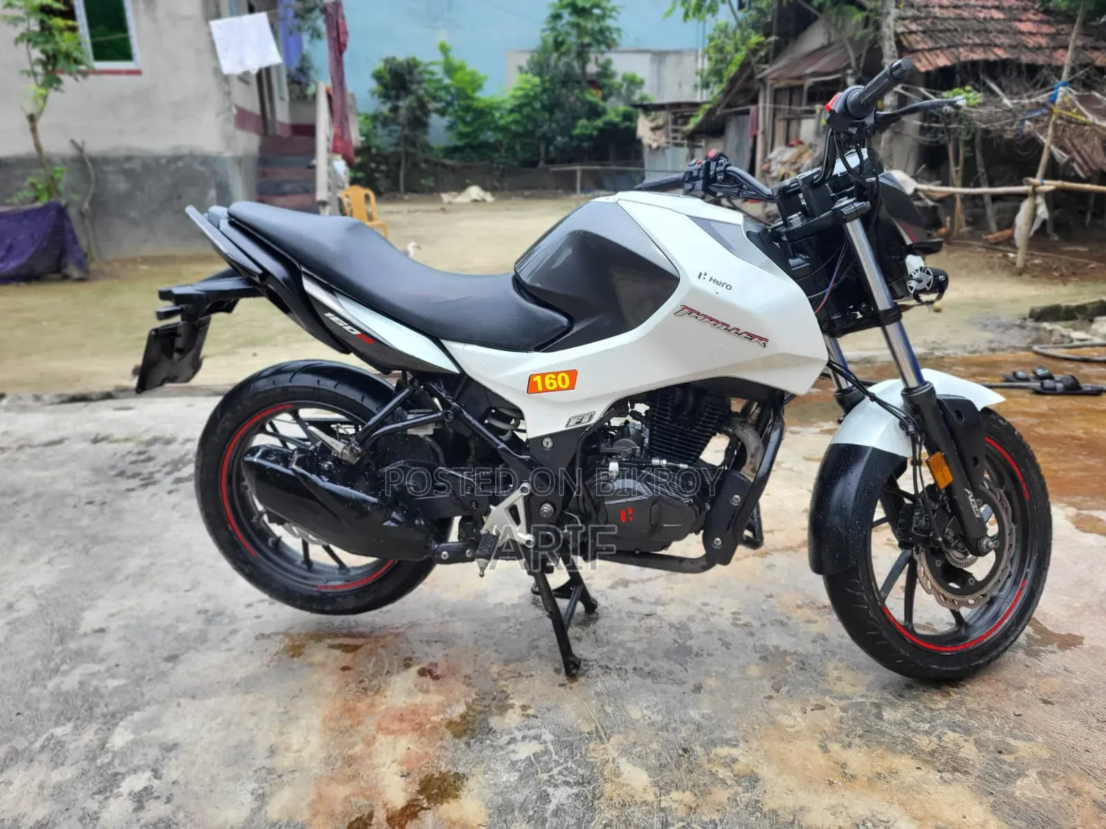 Hero Thriller 160R 2022 White