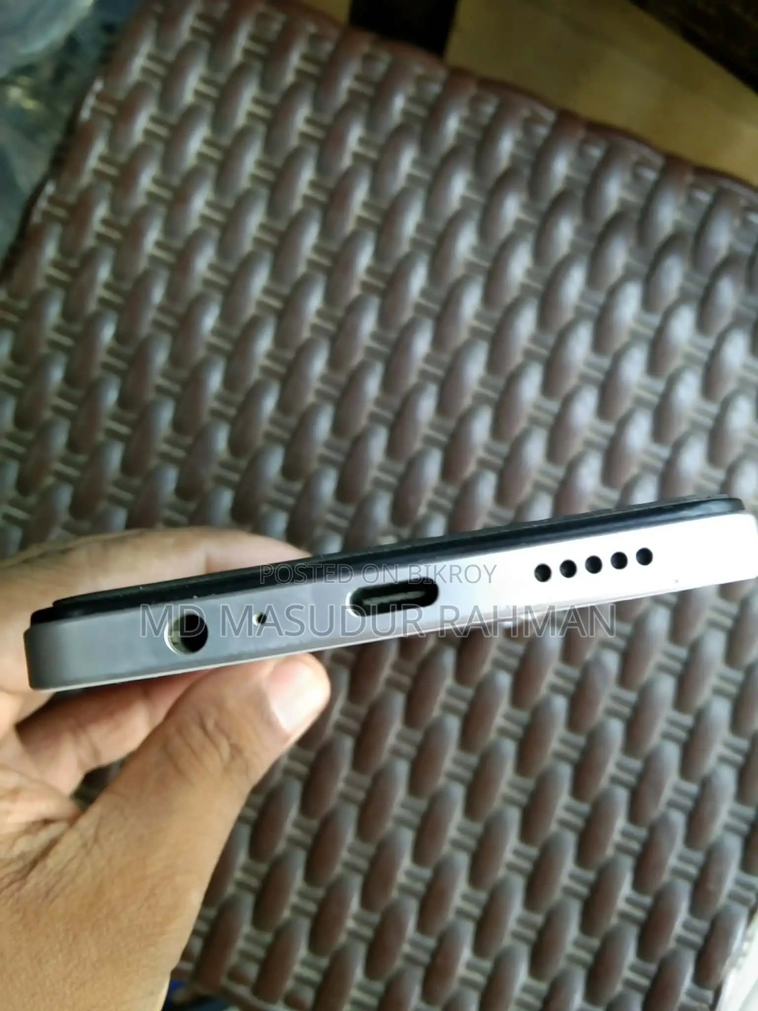 Vivo Y19s 128 GB Gold