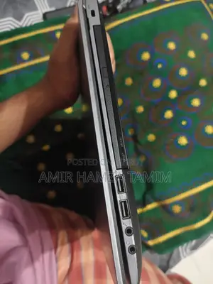 Laptop 8GB Intel Core I7 HDD 1T