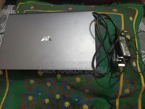 Laptop 8GB Intel Core I7 HDD 1T