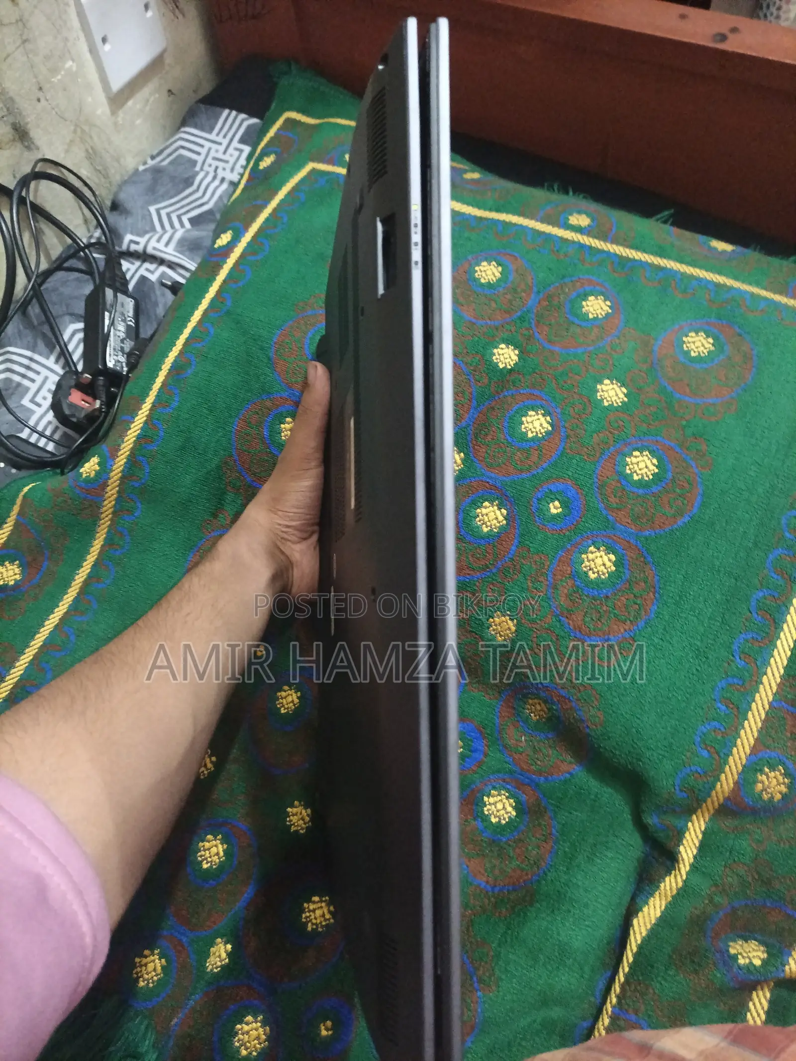Laptop 8GB Intel Core I7 HDD 1T