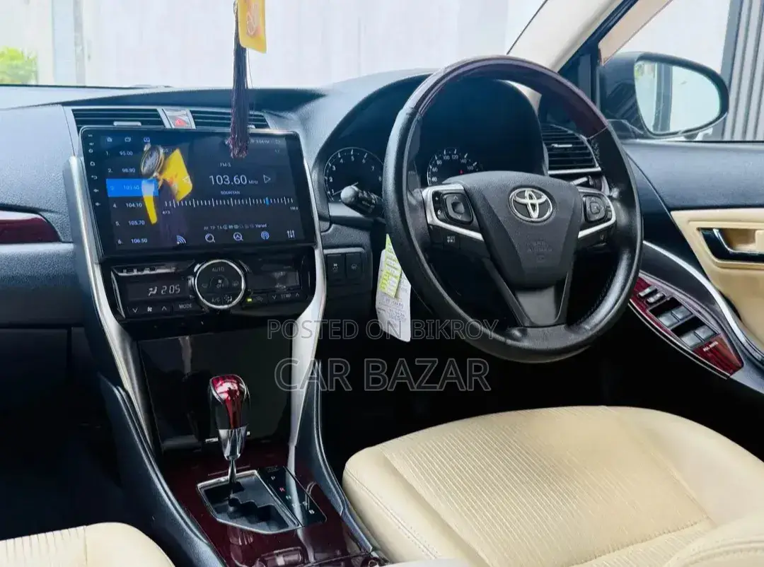 Toyota Premio 2017 Maroon