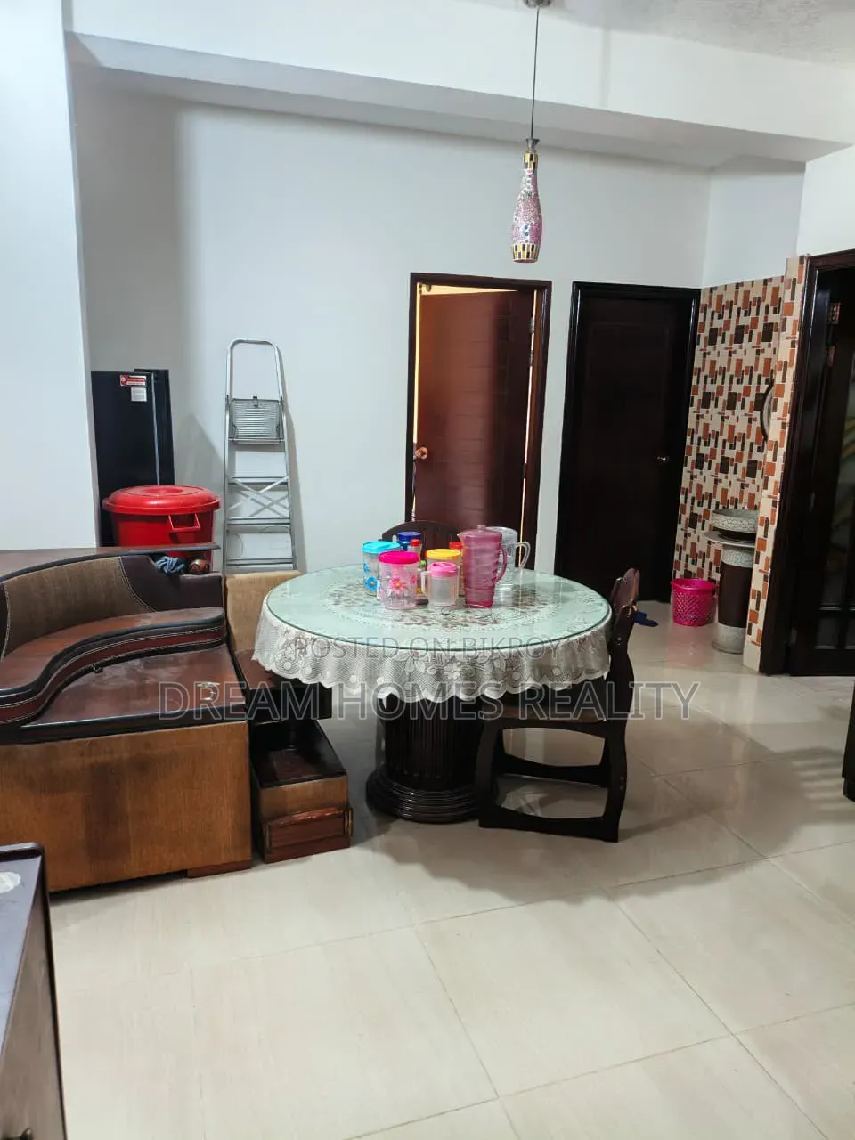 ৩ বেডরুমের অ্যাপার্টমেন্ট বাড্ডায় বিক্রয়ের জন্য