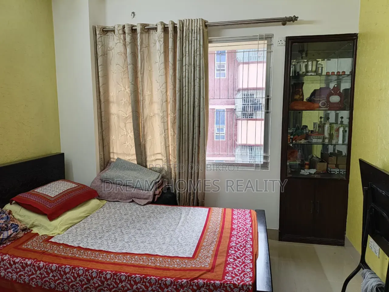 ৩ বেডরুমের অ্যাপার্টমেন্ট বাড্ডায় বিক্রয়ের জন্য