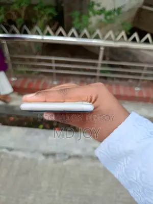 অ্যাপল আইফোন ১১ ১২৮ জিবি সাদা