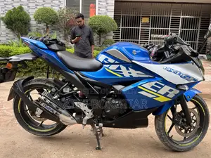 সুজুকি জিক্সার এসএফ এফআই ২০২১ নীল