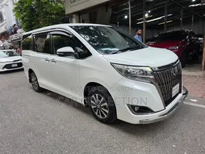 Toyota Esquire 2020 Pearl
