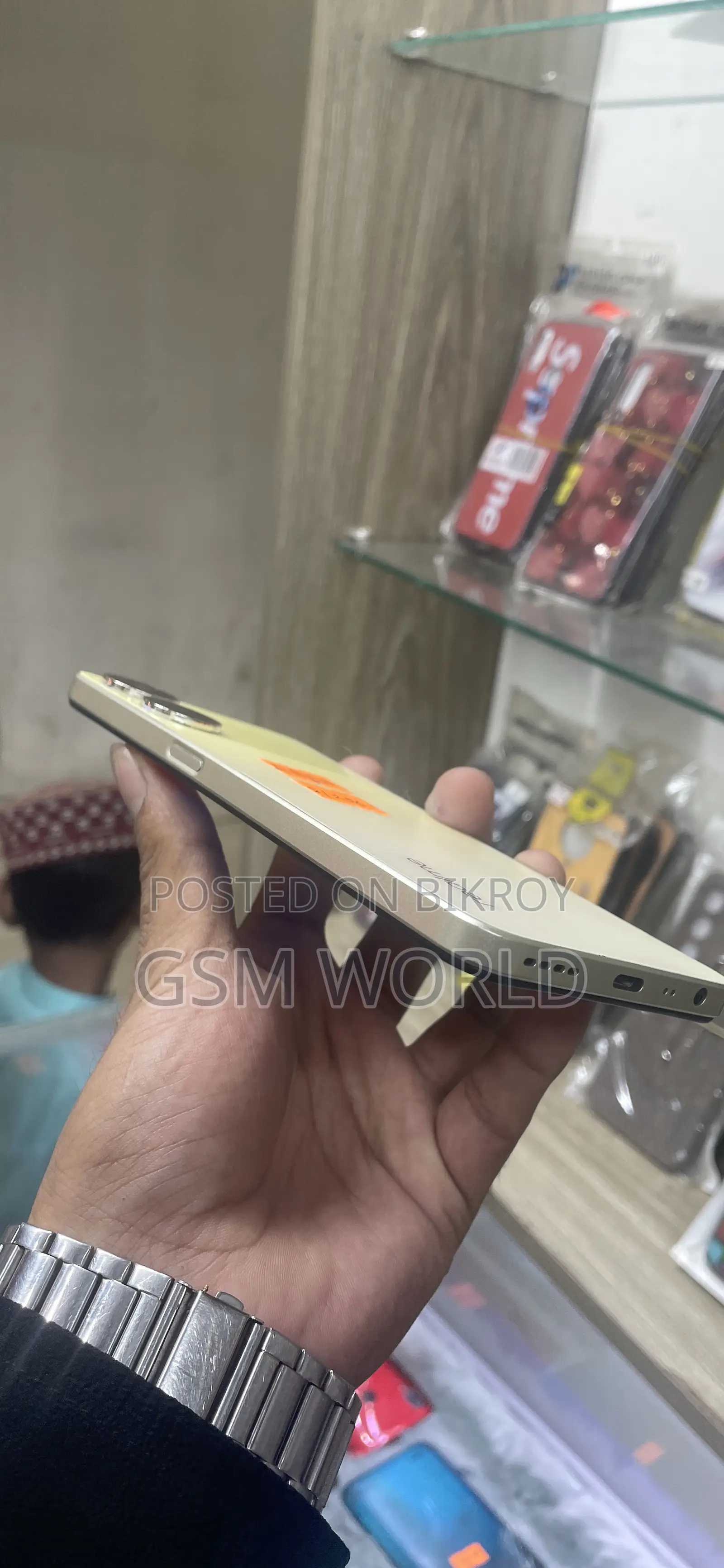 Realme V30 ১২৮ জিবি রোজ গোল্ড