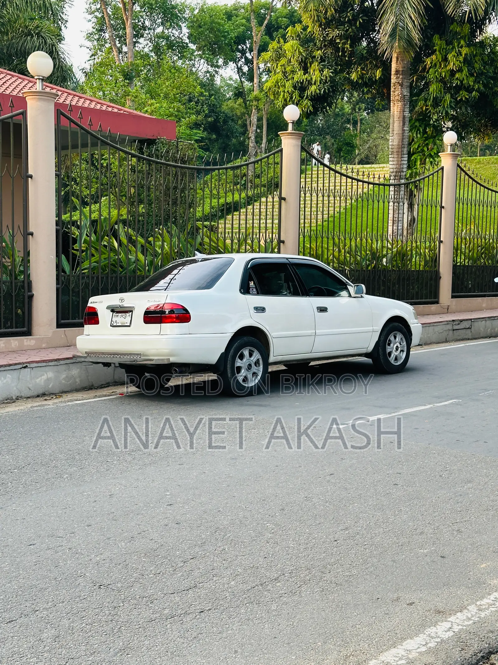 Toyota Corolla Hatchback 2000 White