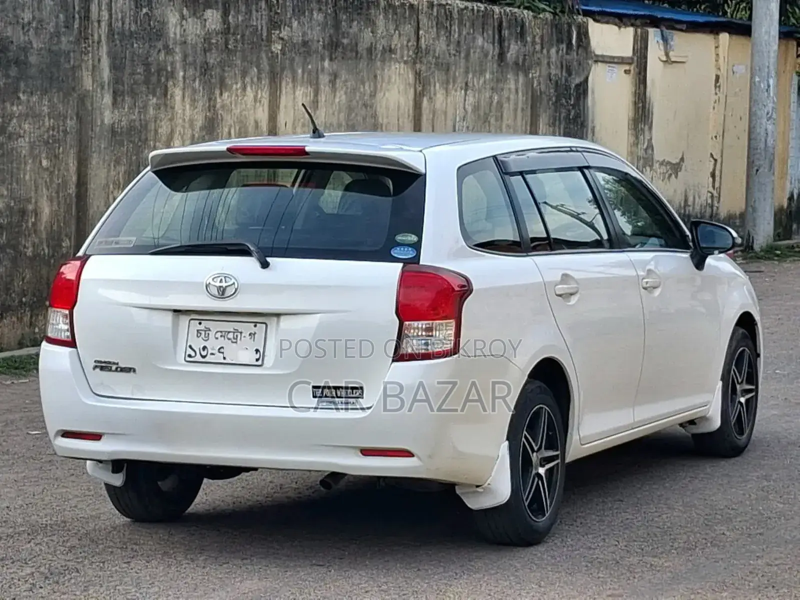 Toyota Corolla Fielder 2013 White