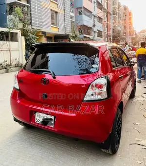 Toyota Vitz 2005 Red