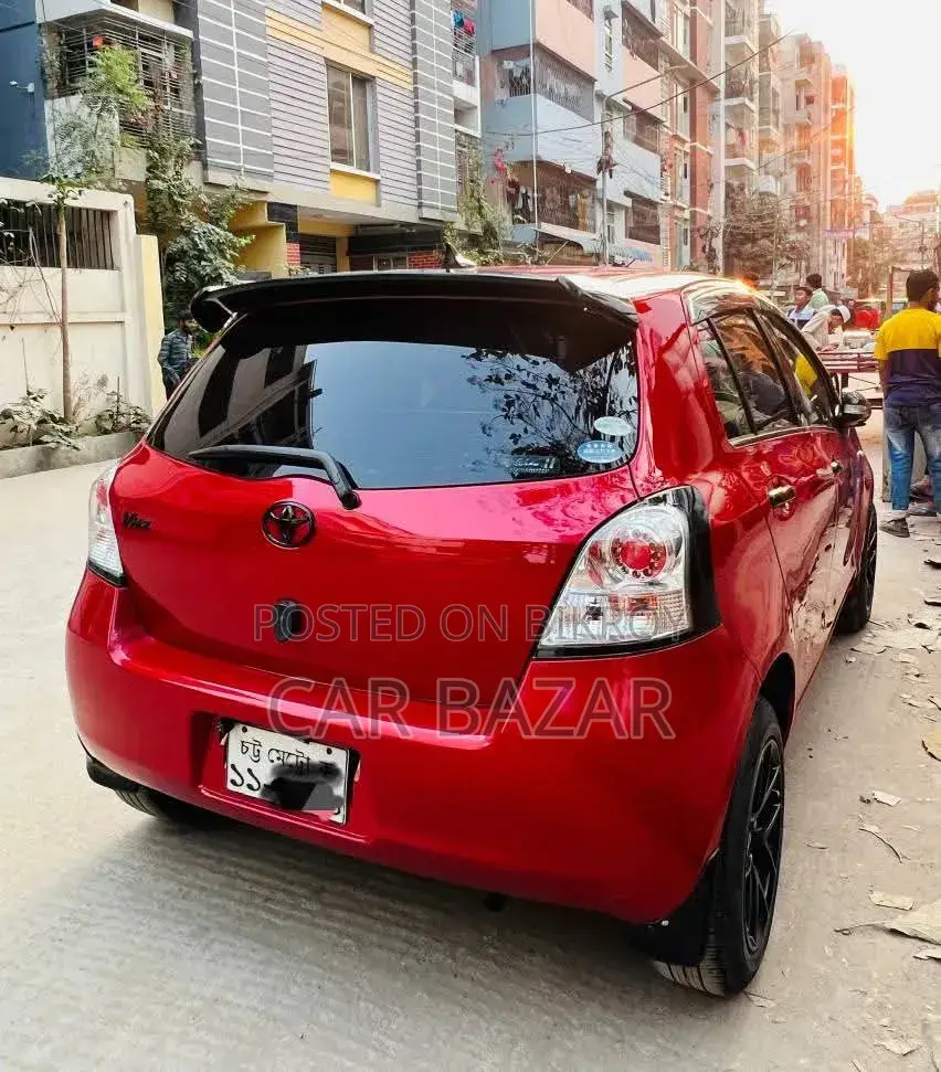 Toyota Vitz 2005 Red