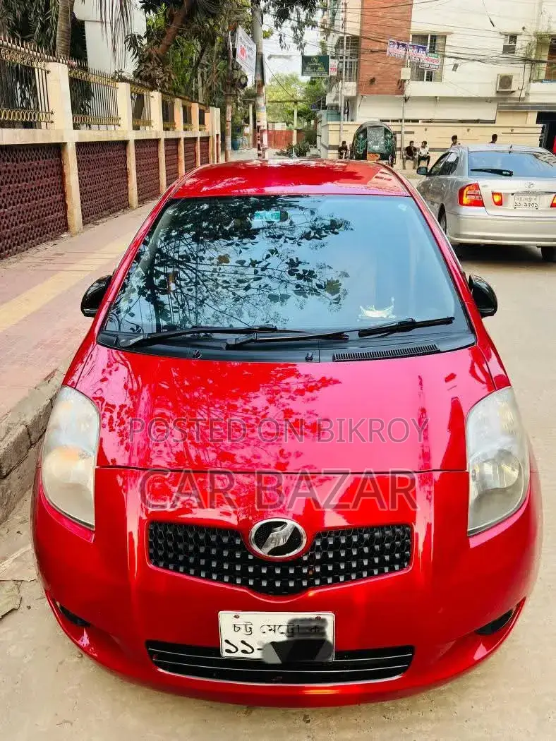 Toyota Vitz 2005 Red