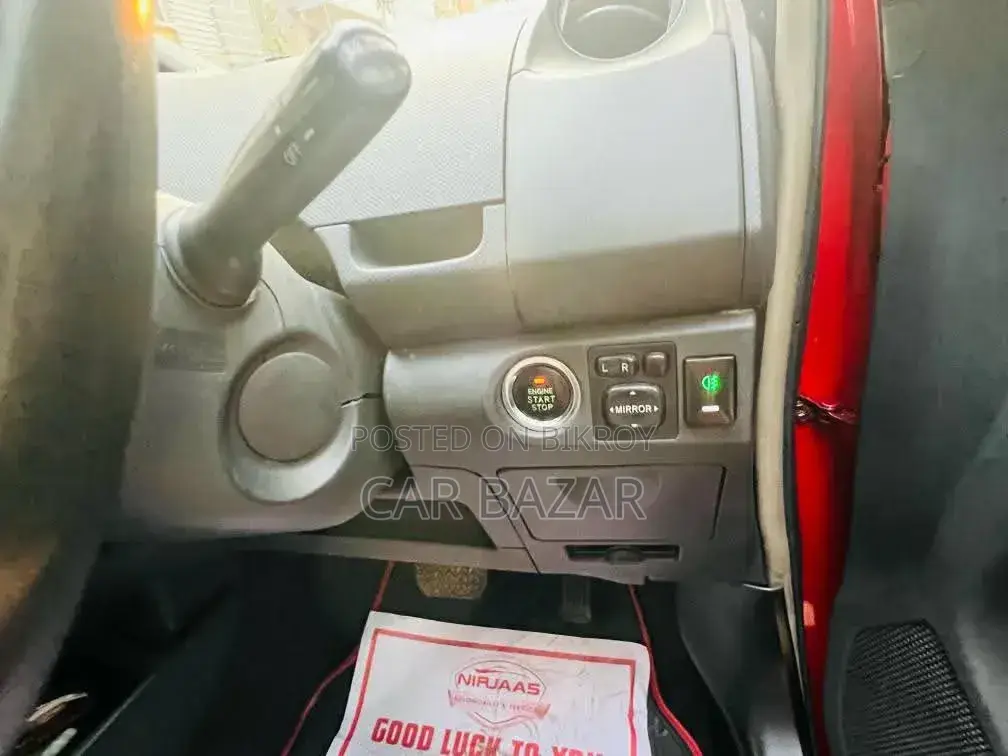 Toyota Vitz 2005 Red