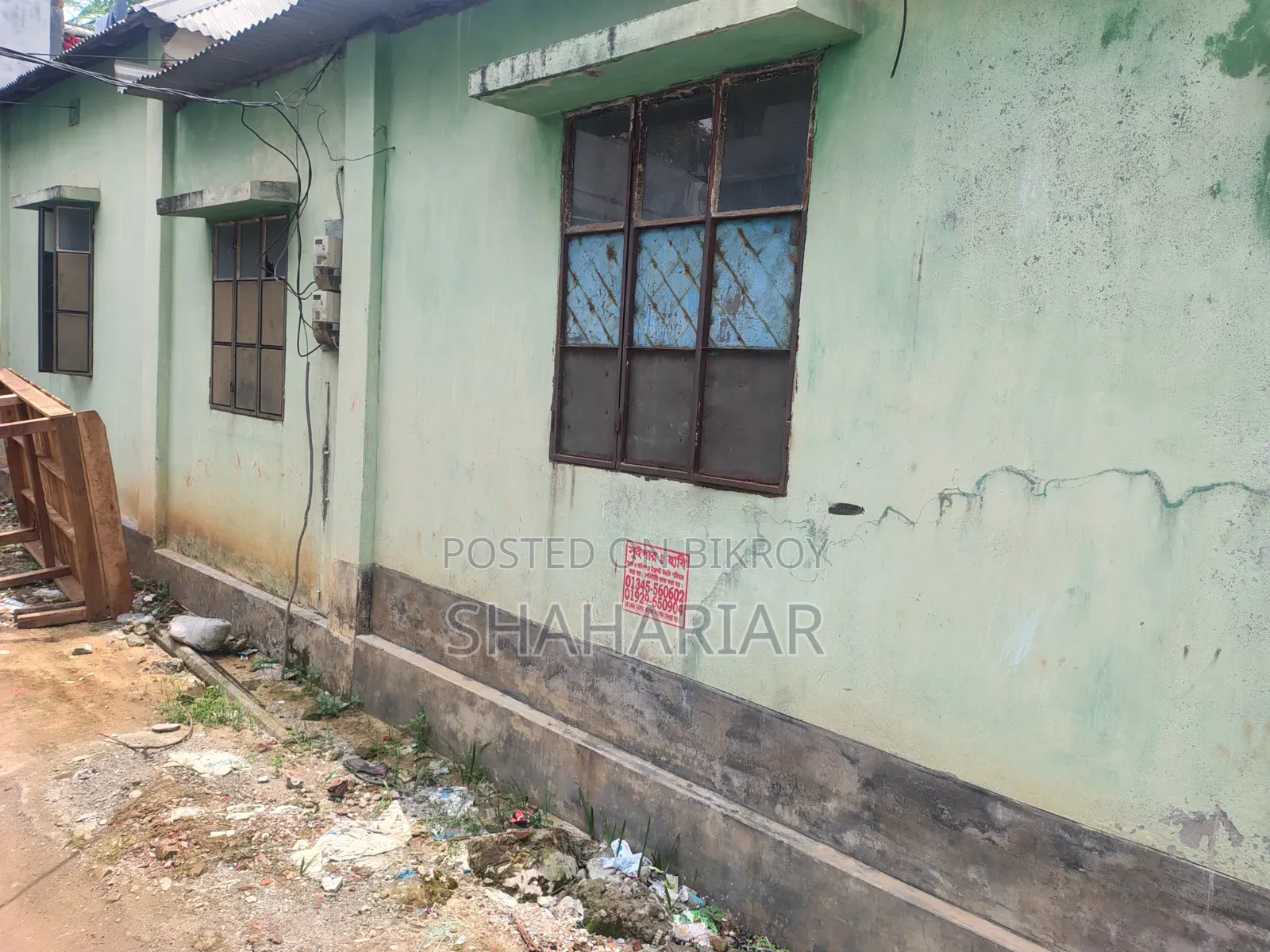 6-Bedroom House in Savar, 50 meters from the road, for sale