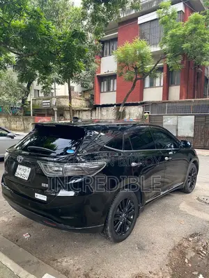 Toyota Harrier 2.5 Hybrid Four-Wheel Drive 2015 Black