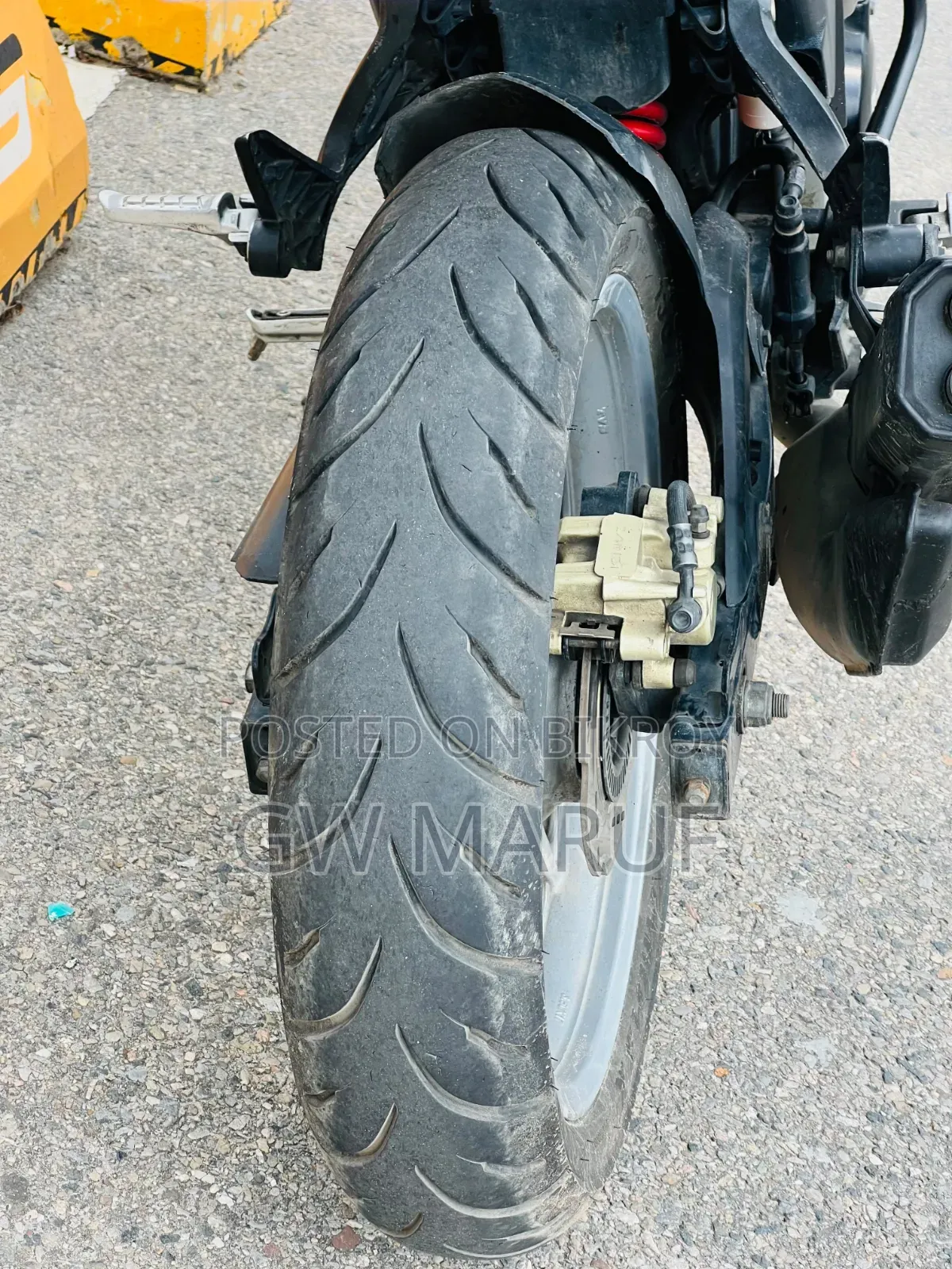 টিভিএস অ্যাপাচি ১৬০ ৪ভি ২০২১ কালো