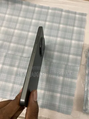 রিয়েলমি ১২৮ জিবি কালো