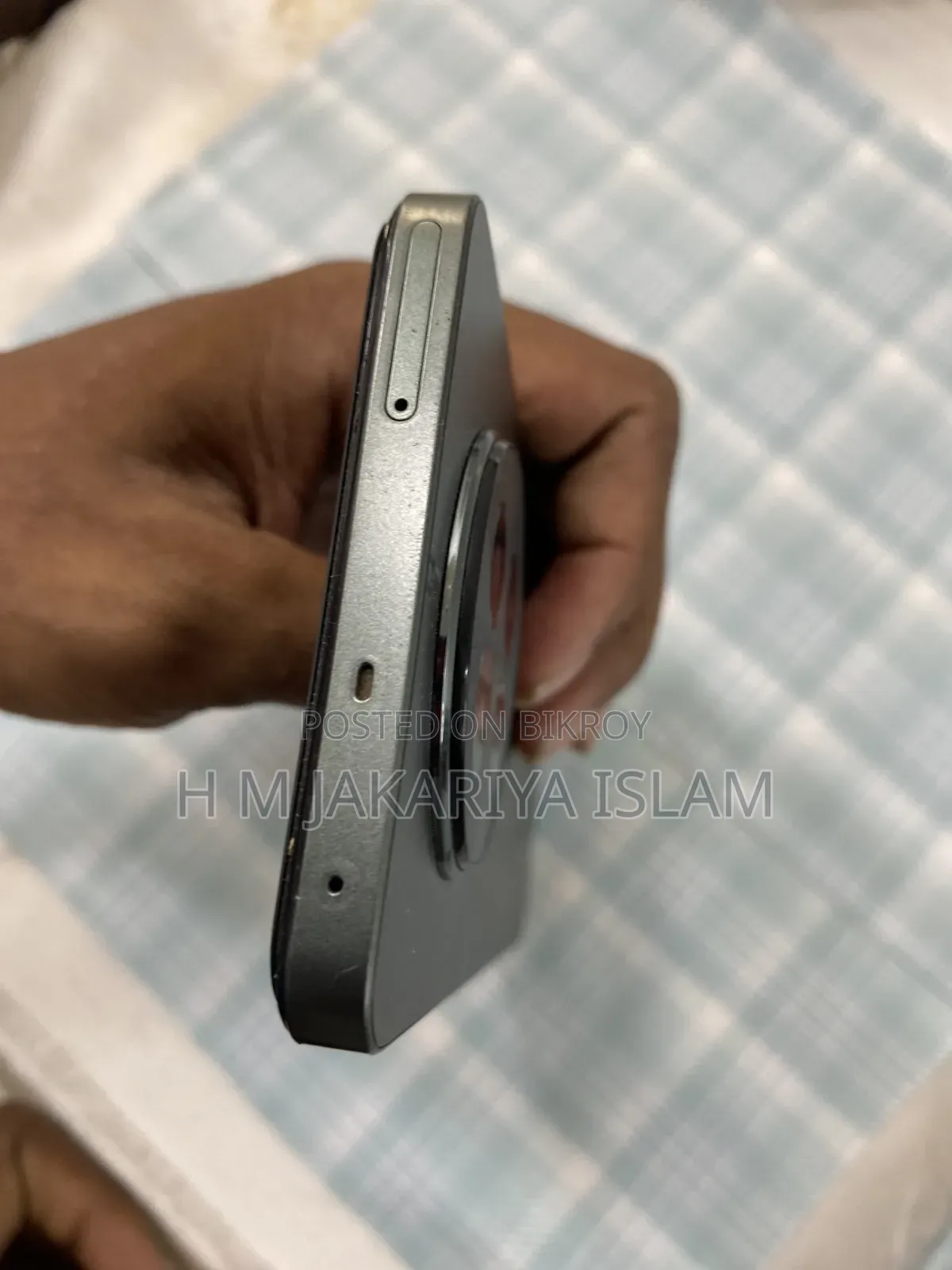 রিয়েলমি ১২৮ জিবি কালো