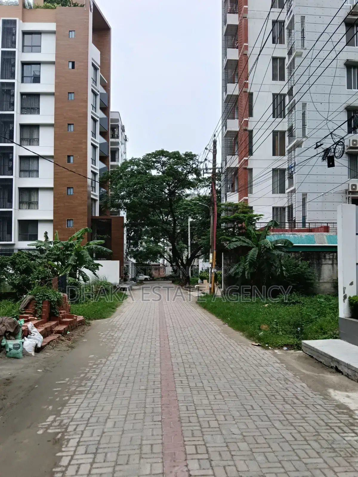 ব্লক-আই, ৪+৪=৮ কাঠা উত্তর+দক্ষিণমুখী, জি+৯ প্ল্যান পাস