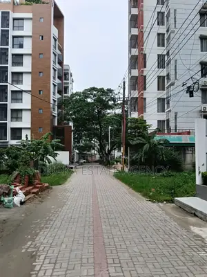 ব্লক-আই, ৪+৪=৮ কাঠা উত্তর+দক্ষিণমুখী, জি+৯ প্ল্যান পাস