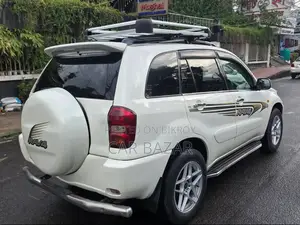 Toyota RAV4 2005 White