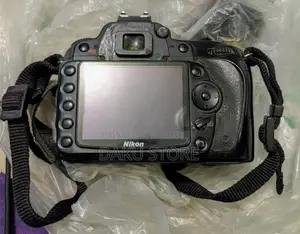 Nikon D90 With Battery And Charger