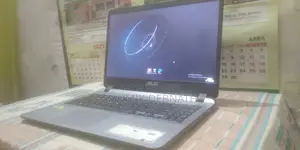Laptop Asus VivoBook X540SA 4GB Intel Core i5 HDD 1T