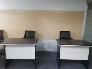 910 Square Feet Commercial Office