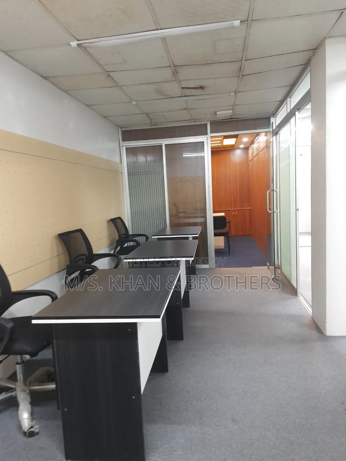 910 Square Feet Commercial Office