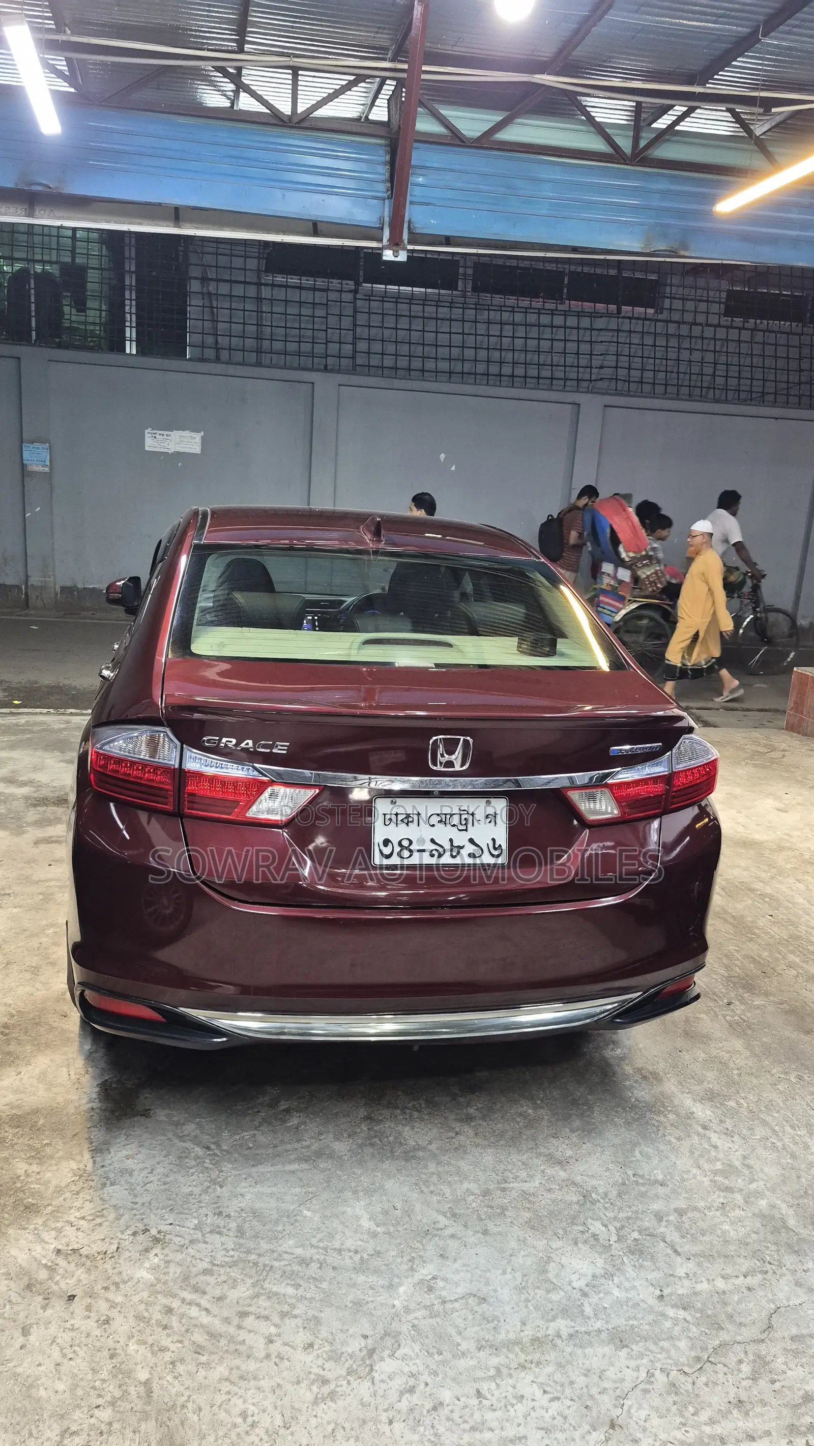 Honda Grace 2015 Red