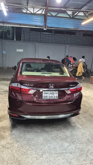 Honda Grace 2015 Red