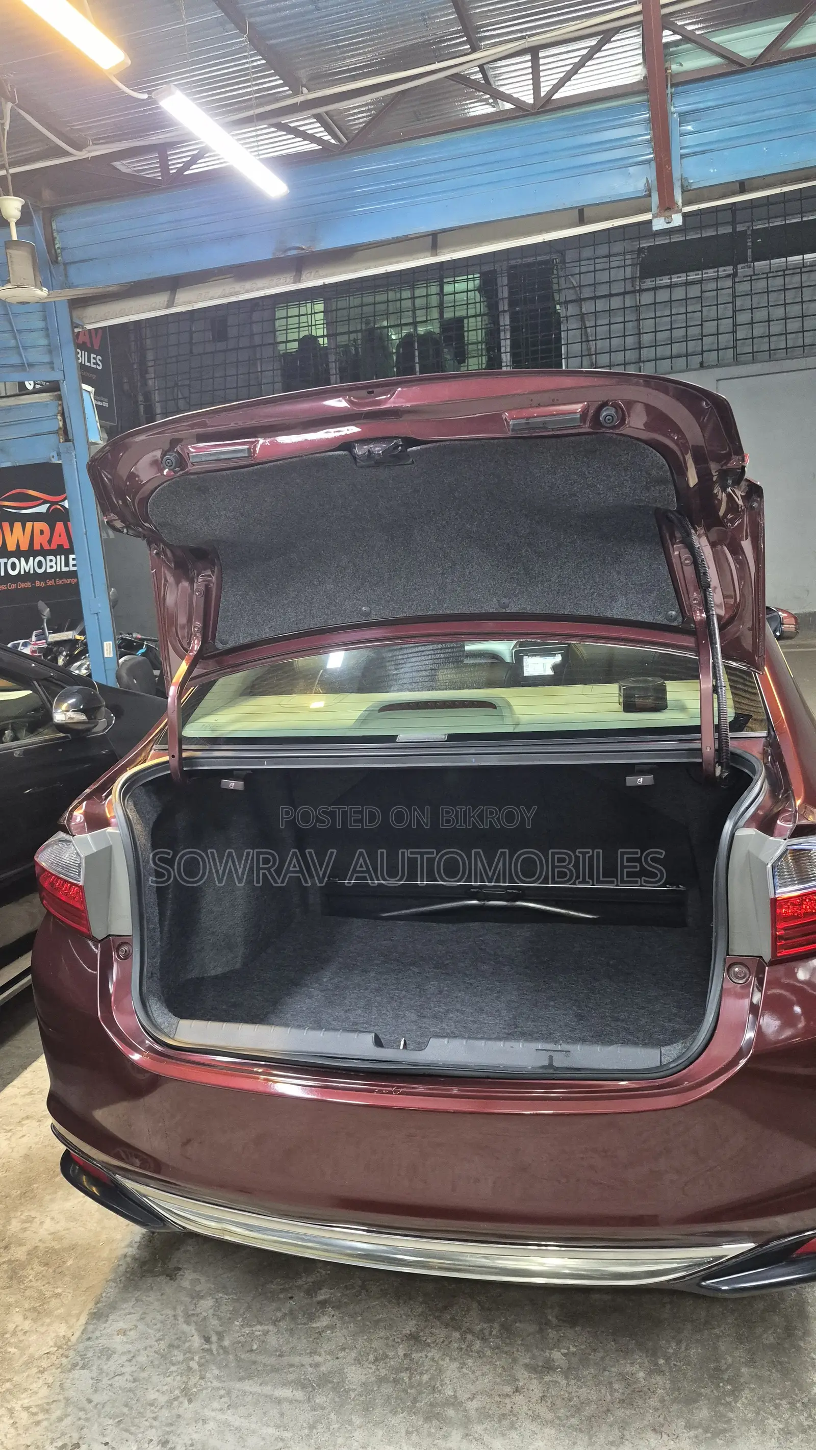Honda Grace 2015 Red