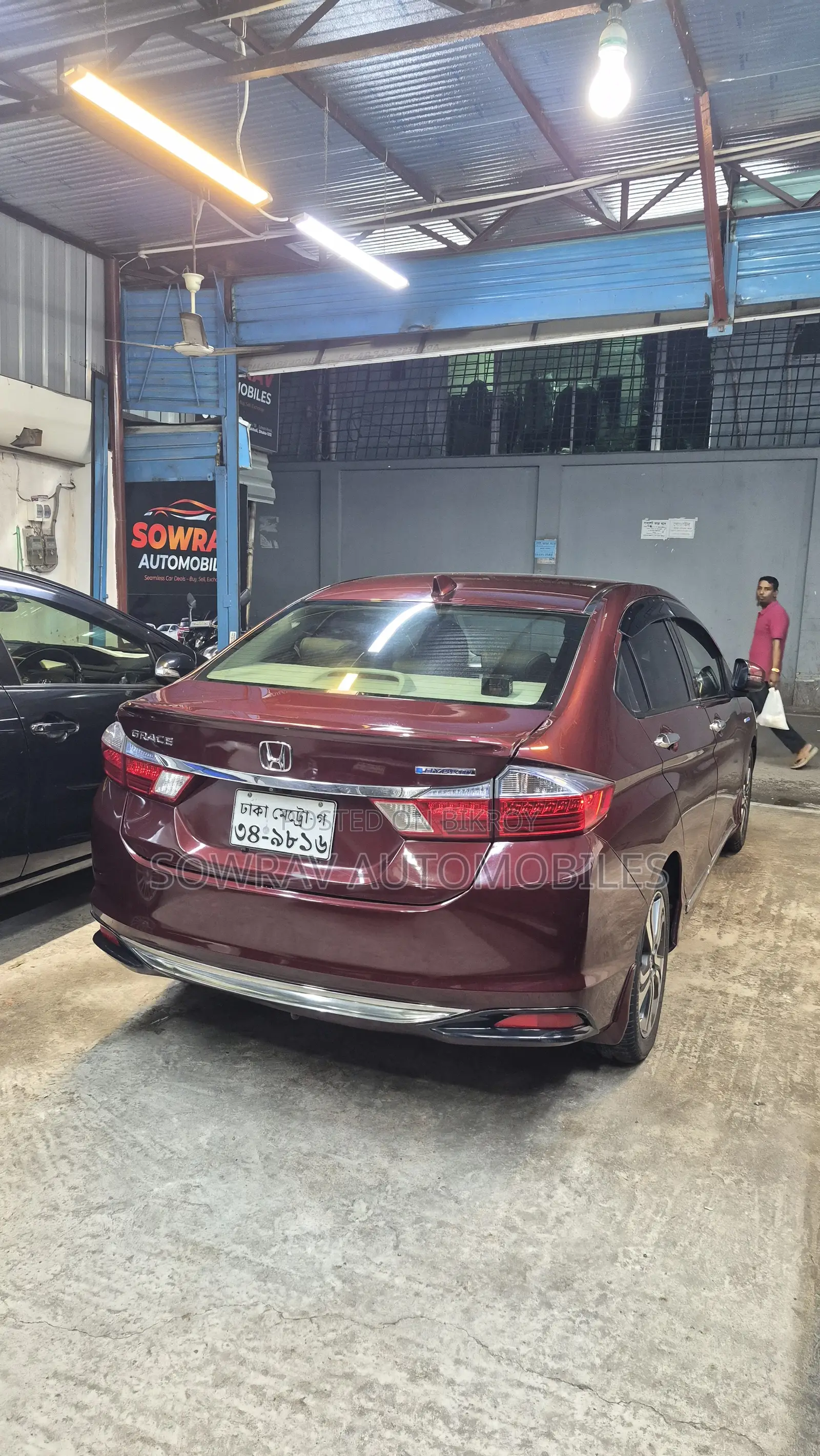Honda Grace 2015 Red
