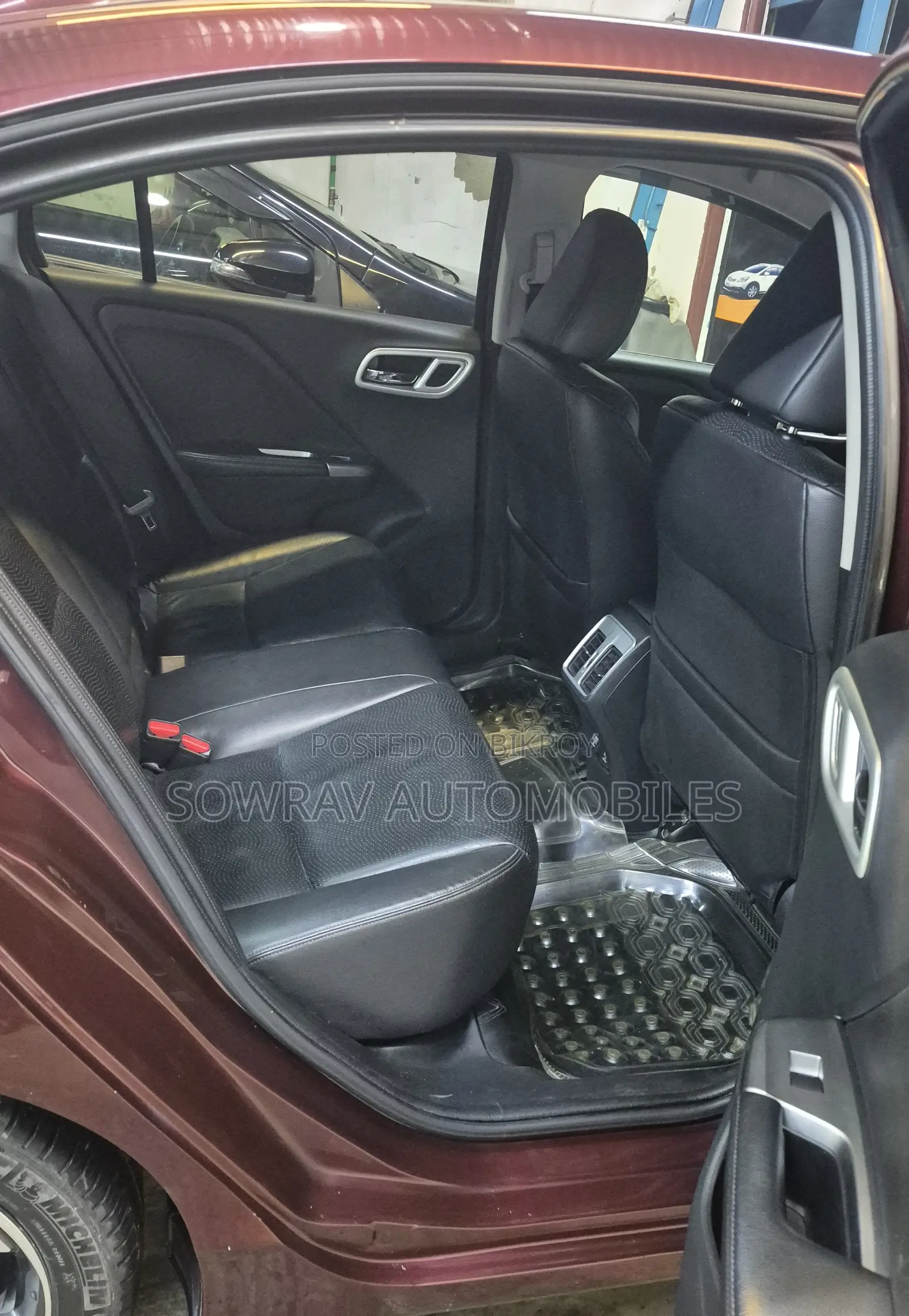 Honda Grace 2015 Red