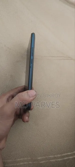 Infinix Hot 9 Play 32 GB Blue