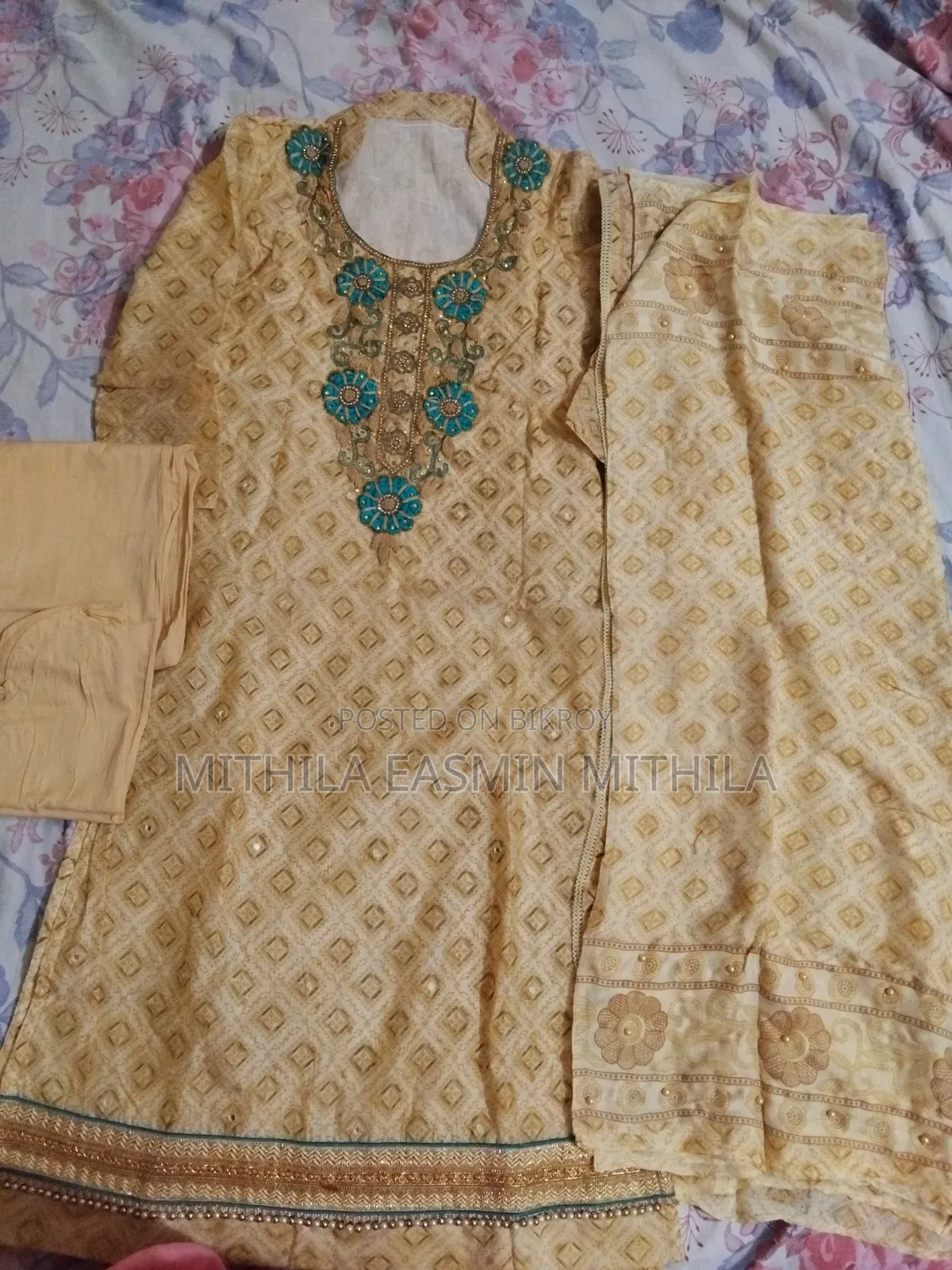 টিস্যু কাপড়ের উপর কাজ