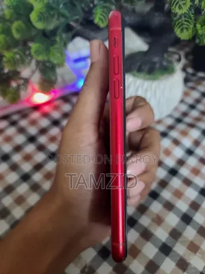 Apple iPhone XR 64 GB Red