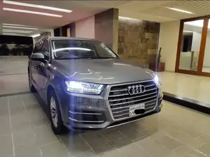Audi Q7 2018 Gray