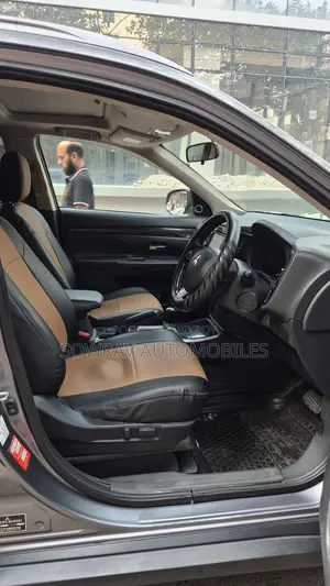 Mitsubishi Outlander 2017 Gray
