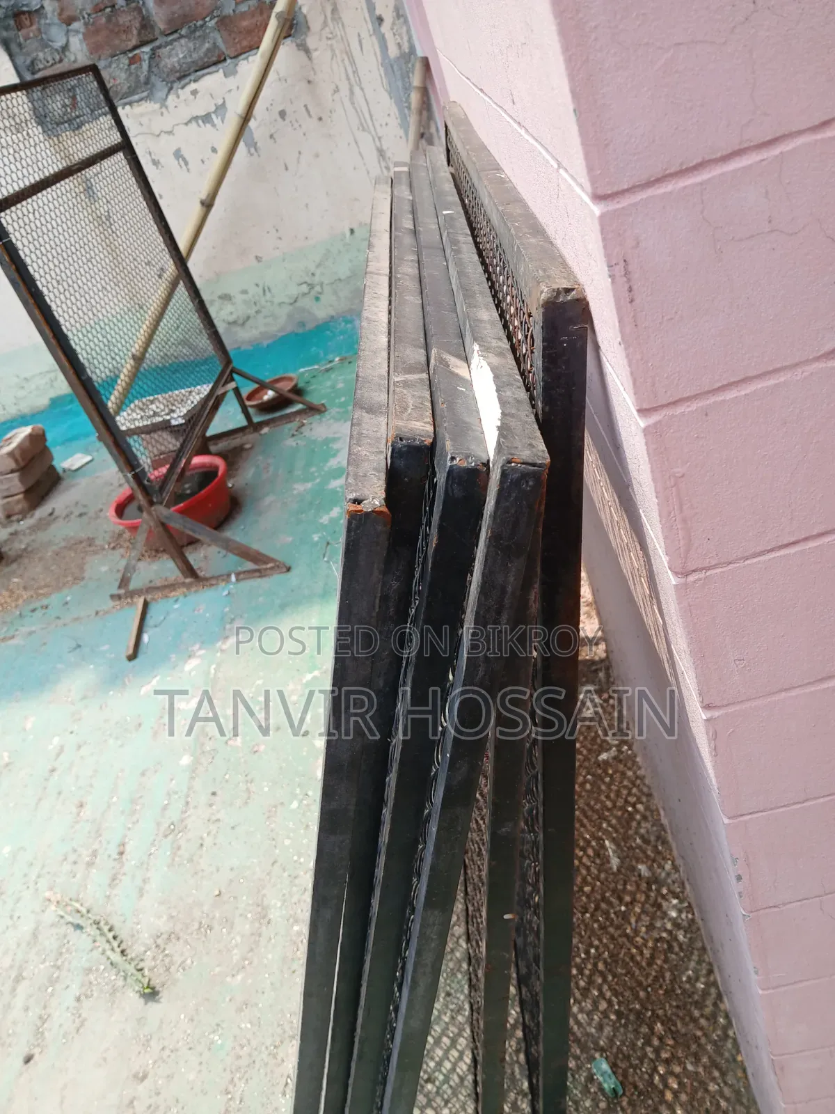 Wire mesh for making cages