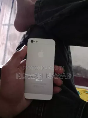 Apple iPhone 5 16 GB White