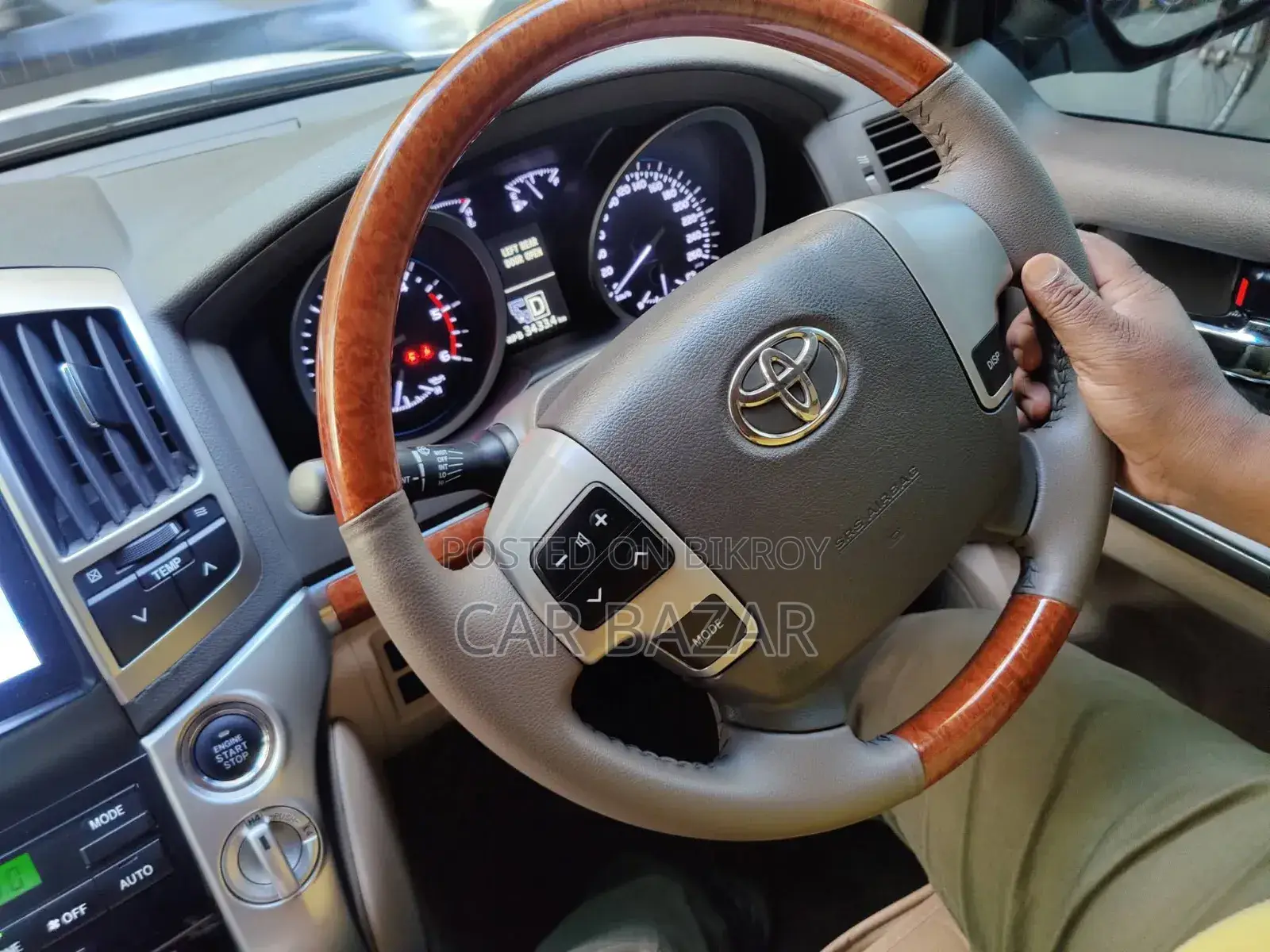 Toyota Land Cruiser 2014 Pearl