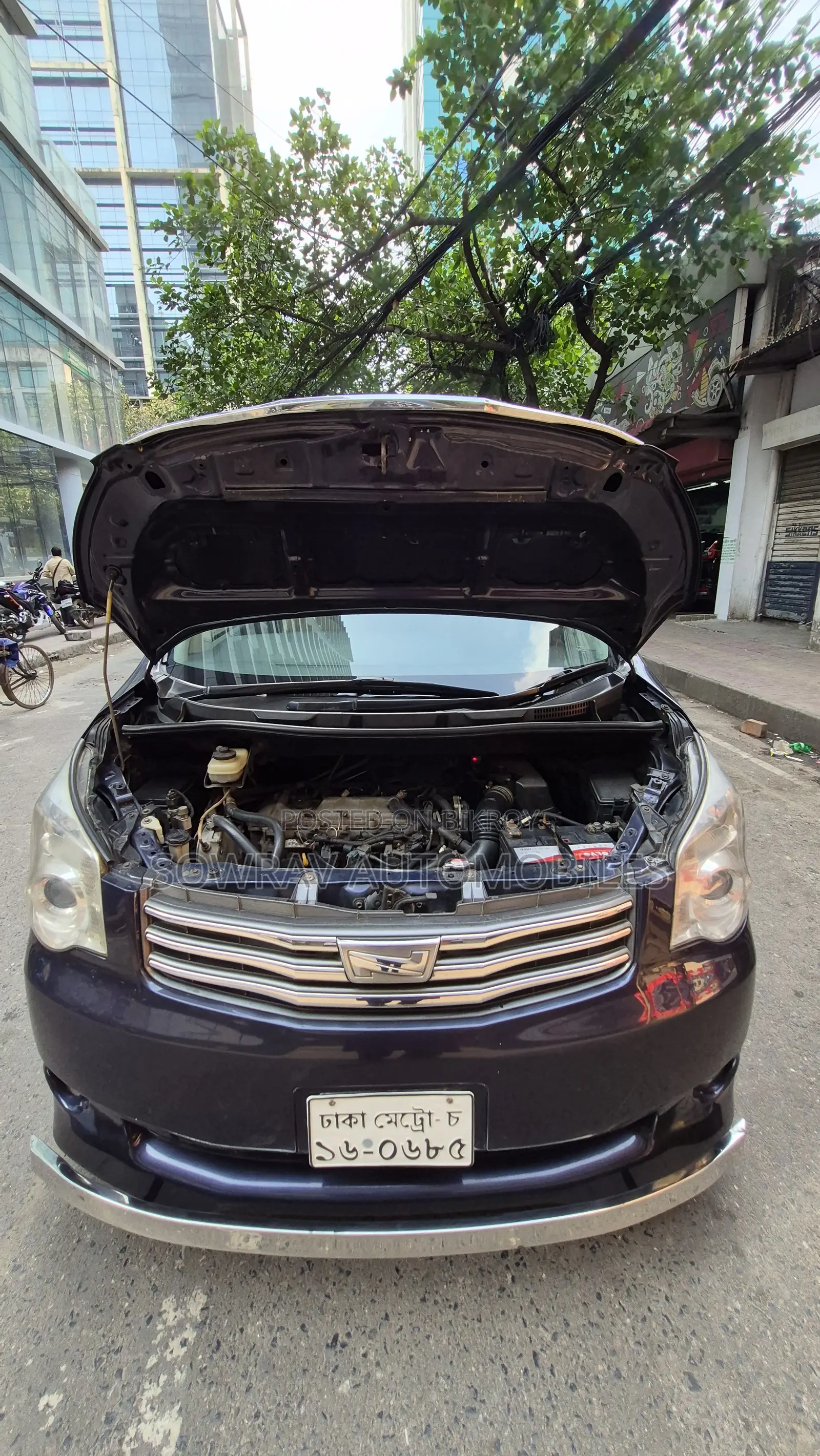 টয়োটা নোয়াহ ২০১১ ব্রাউন
