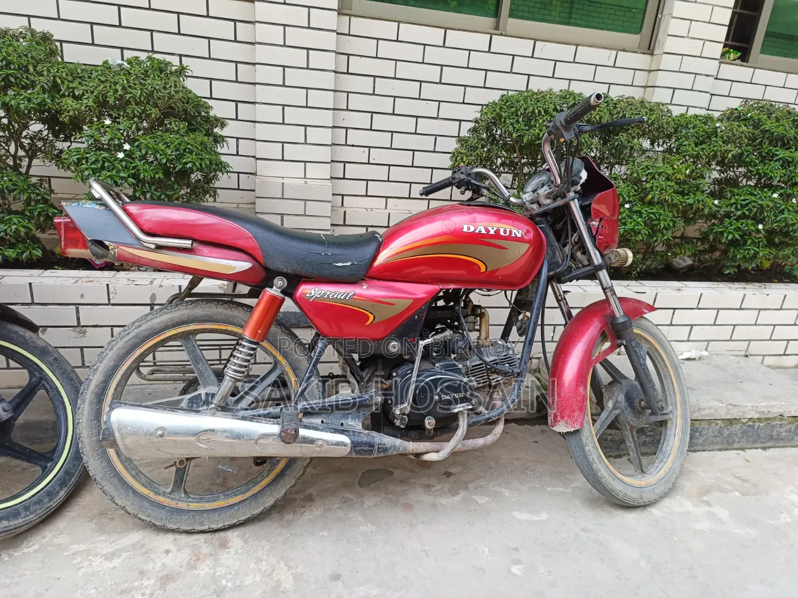 রেঞ্জার ২০১৮ লাল মোটরসাইকেল