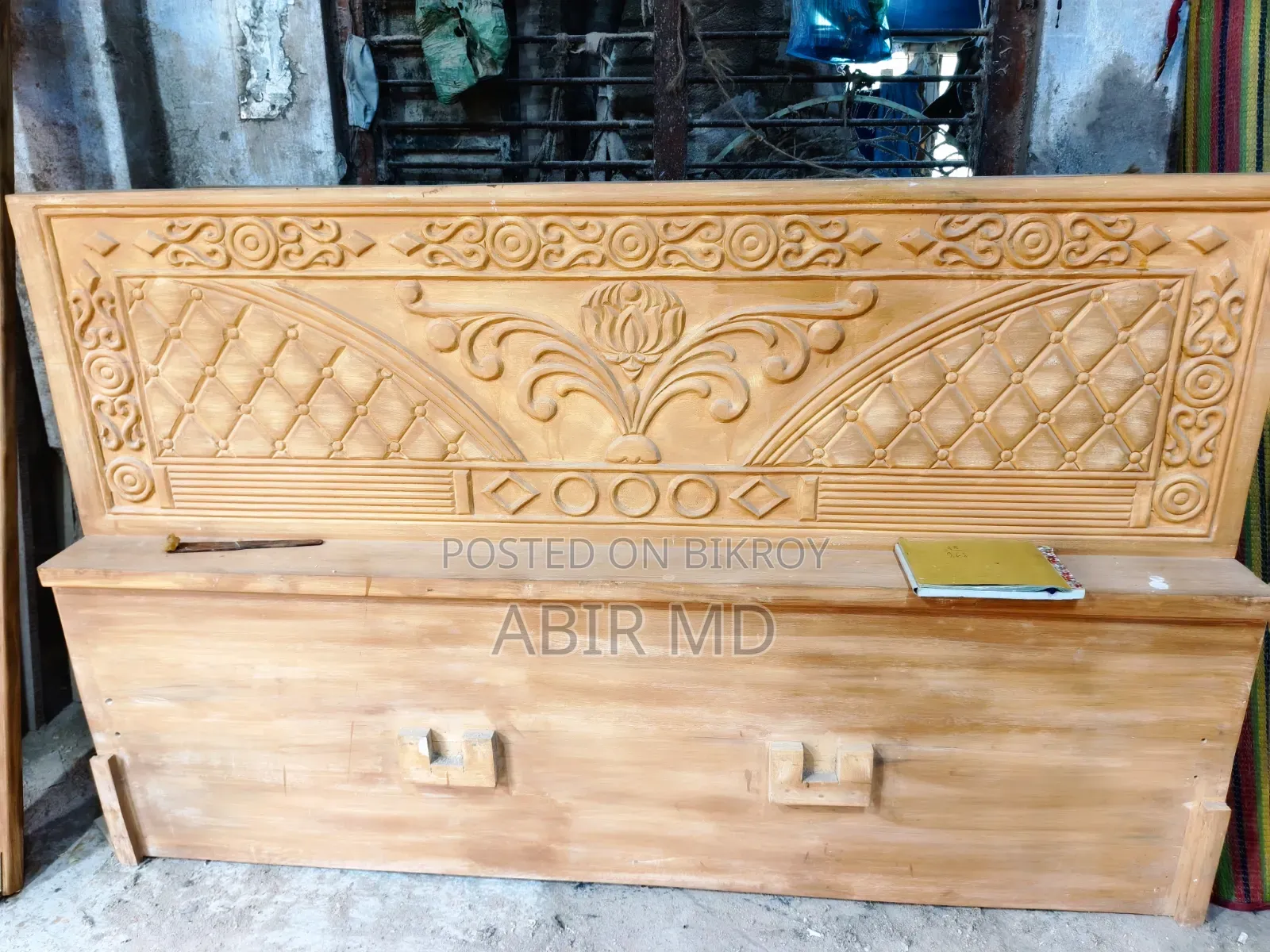 ৬×৭ ফিট ইপিল ইপিল কাঠের আধুনিক ডিজাইনের সেমি বক্স খাট