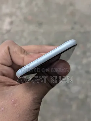 অ্যাপল আইফোন এসই (২০২০) ৬৪ জিবি সাদা