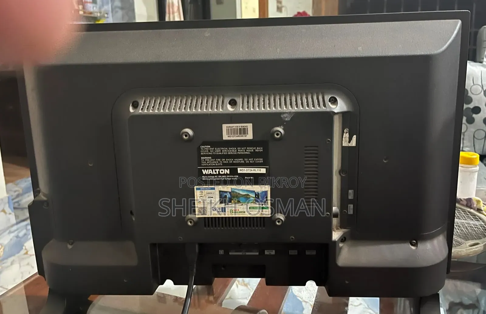 A Used Walton Brand 21" TV Will Be Sold