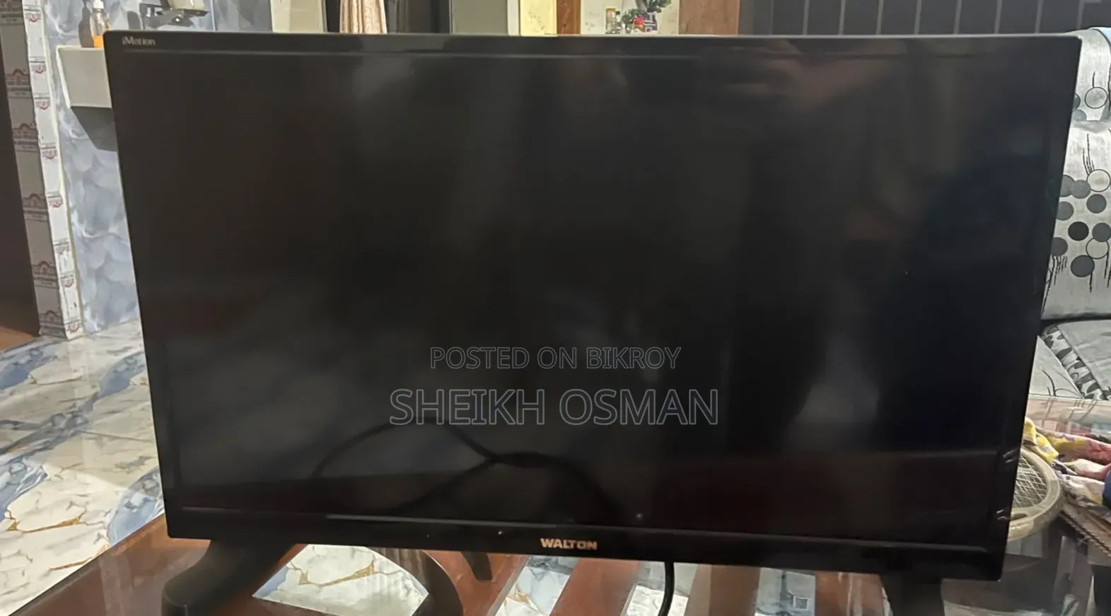 A Used Walton Brand 21" TV Will Be Sold
